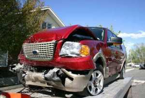 аварийное авто на платформе эвакуатора